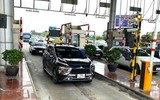 Người dân “tay xách, nách mang” trở lại Thủ đô sau kỳ nghỉ lễ kéo dài