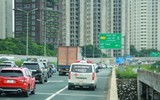 Người dân ùn ùn trở lại Thủ đô, bến xe, nhà ga chen kín người