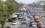 Sân bay, nhà ga, đường phố đông nghẹt người dân rời Thủ đô