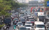 Sân bay, nhà ga, đường phố đông nghẹt người dân rời Thủ đô