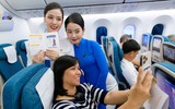Tái hiện lịch sử đồng phục tiếp viên trên những chuyến bay đặc biệt