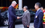 Tổng thống Litva đến Hà Nội trên chuyên cơ Vietjet