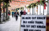 Hà Nội: Người dân thực hiện nghiêm biện pháp phòng dịch Covid-19 ngày mùng 1 Tết Tân Sửu 