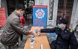 Hà Nội: Người dân thực hiện nghiêm biện pháp phòng dịch Covid-19 ngày mùng 1 Tết Tân Sửu 