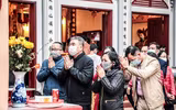 Hà Nội: Người dân thực hiện nghiêm biện pháp phòng dịch Covid-19 ngày mùng 1 Tết Tân Sửu 