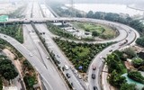 Ảnh: Người dân đeo khẩu trang kín mít, đổ về Thủ đô sau nghỉ Tết