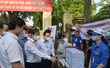 Chùm ảnh: Bộ trưởng Bộ GD&ĐT kiểm tra tại điểm thi THPT Chu Văn An, Hà Nội