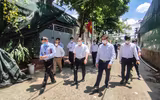 [ẢNH] Chuyến thị sát, kiểm tra chống dịch dày đặc của Trưởng Ban chỉ đạo phòng chống Covid-19 Hà Nội