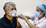 [Ảnh] Nhiều tầng lớp nhân dân Hà Nội được tiêm vaccine phòng Covid-19 trong 