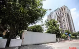 [Ảnh] Thiếu nhân lực, phường dùng container và bê tông làm chốt chặn phương tiện phòng chống dịch Covid-19