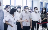 [ẢNH] Lịch trình dày đặc trong buổi kiểm tra chống dịch Covid-19 của Phó Thủ tướng Vũ Đức Đam tại Hà Nội