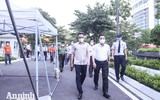 [ẢNH] Lịch trình dày đặc trong buổi kiểm tra chống dịch Covid-19 của Phó Thủ tướng Vũ Đức Đam tại Hà Nội