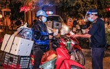 [ẢNH] Hà Nội: Lực lượng chức năng trắng đêm đội mưa dẹp 