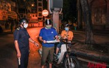 [ẢNH] Hà Nội: Lực lượng chức năng trắng đêm đội mưa dẹp 