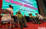 Thứ trưởng Bộ Công an và Giám đốc CATP Hà Nội hiến máu cứu người, chung tay đẩy lùi Covid-19