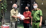 [ẢNH] Tuổi trẻ Công an Thủ đô dùng mạng xã hội hỗ trợ kịp thời lao động ngoại tỉnh bị mắc kẹt