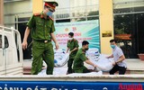 [ẢNH] Tuổi trẻ Công an Thủ đô dùng mạng xã hội hỗ trợ kịp thời lao động ngoại tỉnh bị mắc kẹt