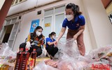 [ẢNH] Ấm lòng với món quà nghĩa tình lúc khó khăn của Công an Thủ đô và các nhà hảo tâm
