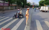 [ẢNH] Ngày đầu hoạt động chốt kiểm soát ra vào vùng đỏ: Không đủ giấy tờ phải quay đầu