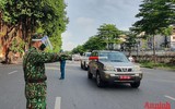 [ẢNH] Hà Nội: Nhắc nhở người chưa có giấy đi đường mới, đã cấp khoảng 20.000 giấy đi đường có QR code