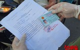 [ẢNH] Hà Nội: Nhắc nhở người chưa có giấy đi đường mới, đã cấp khoảng 20.000 giấy đi đường có QR code