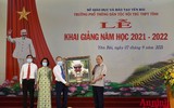 [Ảnh] Chủ tịch nước Nguyễn Xuân Phúc dự lễ khai giảng ở tỉnh 