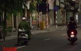[Ảnh] Cuộc sống trầm lắng ở phường Văn Miếu sau khi dỡ phong tỏa