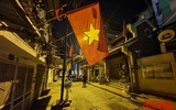 [Ảnh] Ca trực cuối cùng đầy cảm xúc khi toàn bộ phường Chương Dương không còn khu phong tỏa vì Covid-19