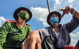 [Ảnh] Công an Thủ đô đội nắng, thâu đêm cứu lúa giúp nông dân trong khu phong tỏa