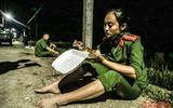 [Ảnh] Công an Thủ đô đội nắng, thâu đêm cứu lúa giúp nông dân trong khu phong tỏa