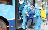 Khoảnh khắc khó quên khi gần 1.100 người dân Thanh Xuân Trung được trở về nhà 