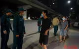 [ẢNH] Những giây phút đặc biệt khi ổ dịch nguy hiểm nhất Thủ đô được dỡ phong tỏa
