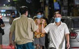 [ẢNH] Những giây phút đặc biệt khi ổ dịch nguy hiểm nhất Thủ đô được dỡ phong tỏa