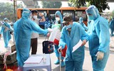 Khoảnh khắc khó quên khi gần 1.100 người dân Thanh Xuân Trung được trở về nhà 
