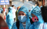 Khoảnh khắc khó quên khi gần 1.100 người dân Thanh Xuân Trung được trở về nhà 