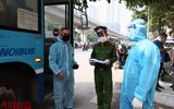 Khoảnh khắc khó quên khi gần 1.100 người dân Thanh Xuân Trung được trở về nhà 