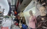 [ẢNH] Hà Nội đẹp lạ dưới mưa trong Ngày kỷ niệm 67 năm giải phóng Thủ đô