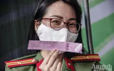 Thanh niên Công an Thủ đô không ngại mưa lạnh tiếp tục hành trình hiến máu cứu người