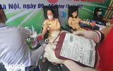 Thanh niên Công an Thủ đô không ngại mưa lạnh tiếp tục hành trình hiến máu cứu người