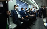 Người dân thích thú trải nghiệm đi tàu Cát Linh - Hà Đông, Bí thư Hà Nội là một trong số khách đầu tiên 