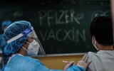 Xem học sinh lớp 12 Hà Nội phấn khởi khi được tiêm vaccine Pfizer phòng Covid-19 