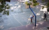 Trường học Hà Nội hối hả dọn dẹp để đón học sinh trở lại trường từ 6/12