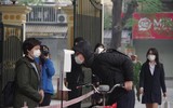 Hình ảnh mới nhất về ngày đầu tiên học sinh lớp 12 ở trung tâm Hà Nội trở lại trường