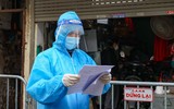 Cận cảnh chăm sóc ca mắc Covid-19 là trẻ em được điều trị tại nhà ở điểm nóng Hàng Thiếc