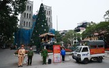 Theo chân lực lượng tuần tra, xử phạt người không đeo khẩu trang chụp ảnh check-in nơi công cộng ở Hà Nội