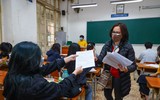 Cận cảnh quy trình tiêm vaccine phòng Covid-19 mũi 2 cho học sinh Hà Nội