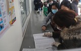 Hà Nội bắt đầu tiêm vaccine Covid-19 mũi 3 cho người dân, người cao tuổi có bệnh nền cũng được tiêm