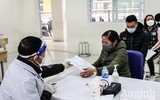 Hà Nội bắt đầu tiêm vaccine Covid-19 mũi 3 cho người dân, người cao tuổi có bệnh nền cũng được tiêm