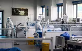 Những hình ảnh đặc biệt về nơi đang giành giật sự sống cho bệnh nhân Covid-19 nặng ở Hà Nội