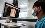 Những hình ảnh đặc biệt về nơi đang giành giật sự sống cho bệnh nhân Covid-19 nặng ở Hà Nội